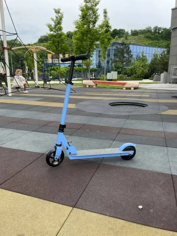 Дитячий електросамокат KUGOO Kirin J1 блакитний, для дітей від 4 років