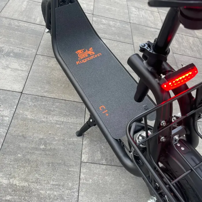 Електросамокат KUGOO С1 500W 11Ah чорний, з сидінням та посиленим кошиком